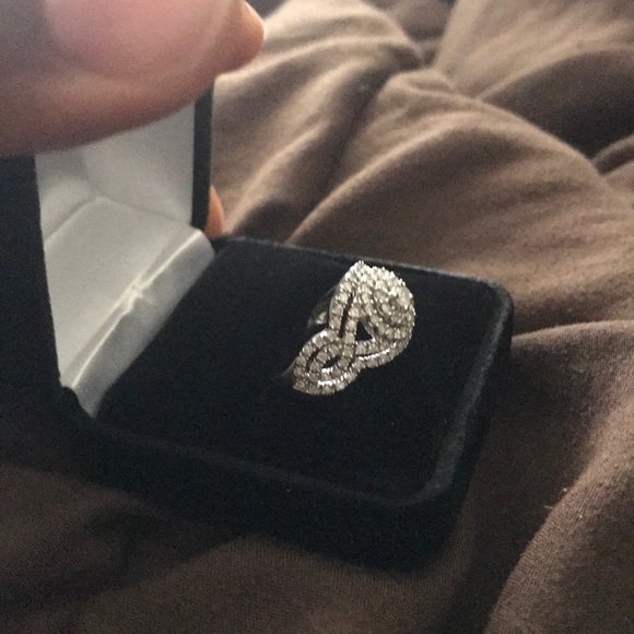 Sold - Picture 4 of 5